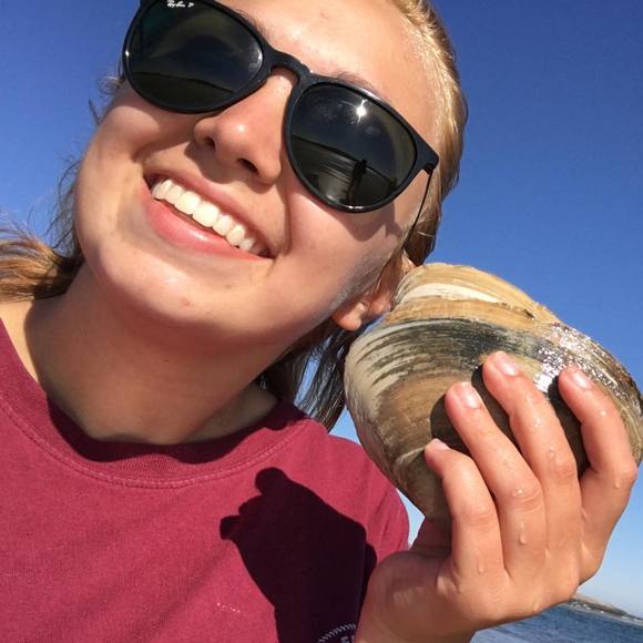 Meet your Posher, Anna - Picture 1 of 1